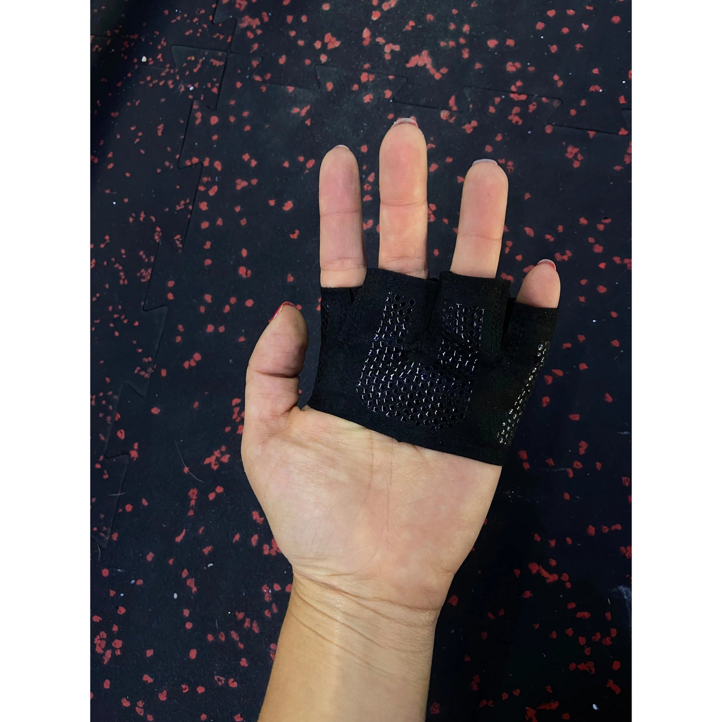 Guantes cortos para entrenar gym| guantes calleras| Performance negros
