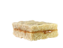 Cargar imagen en el visor de la galería, Brownie de proteina sabor  vainilla con arequipe
